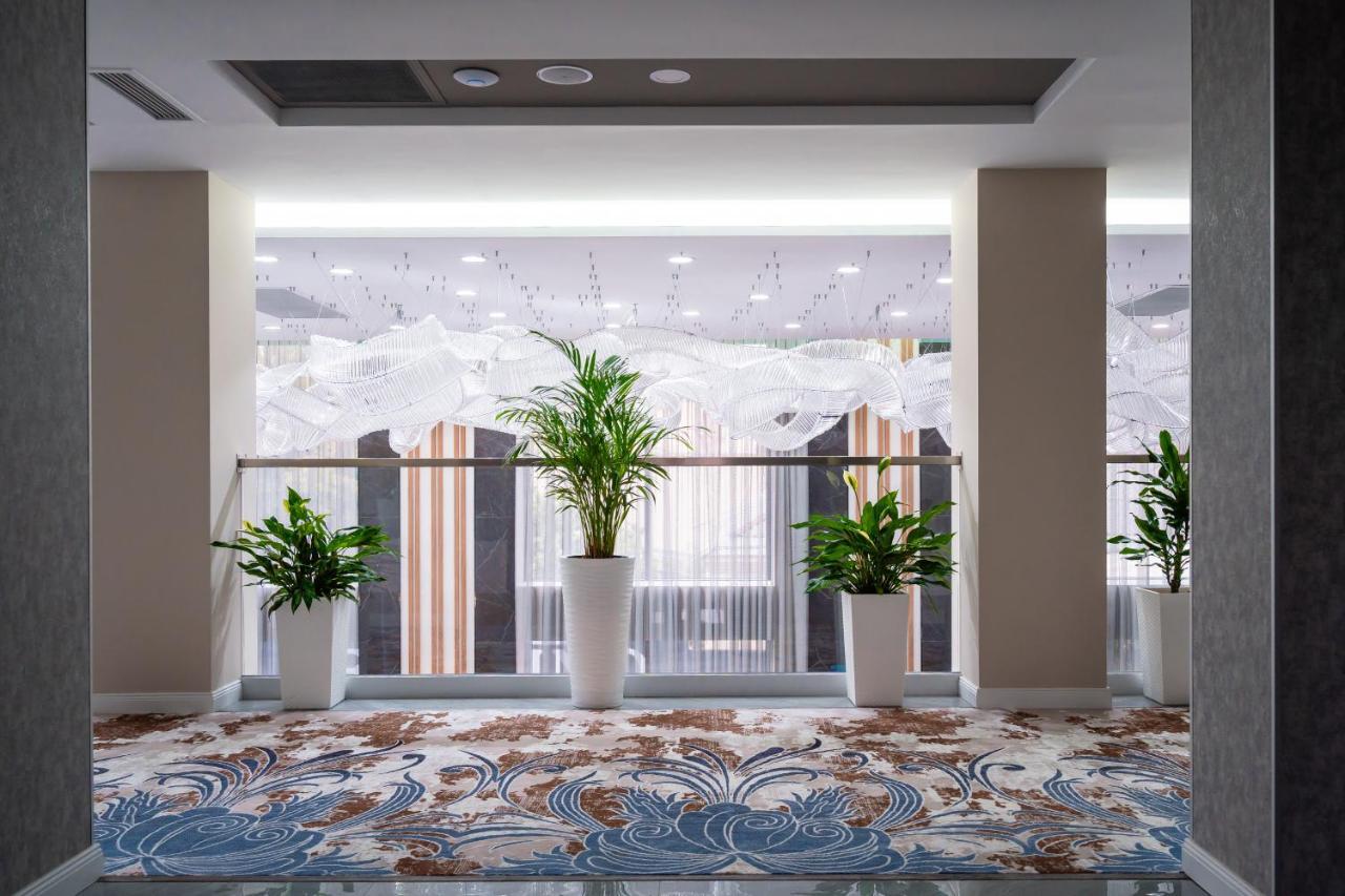 Cosmopolitan Hotel シムケント エクステリア 写真