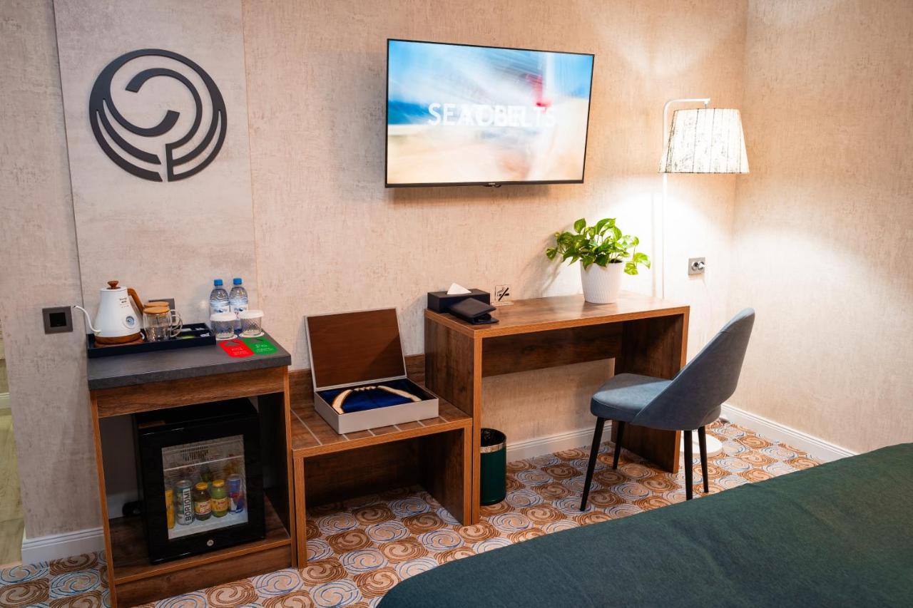 Cosmopolitan Hotel シムケント エクステリア 写真