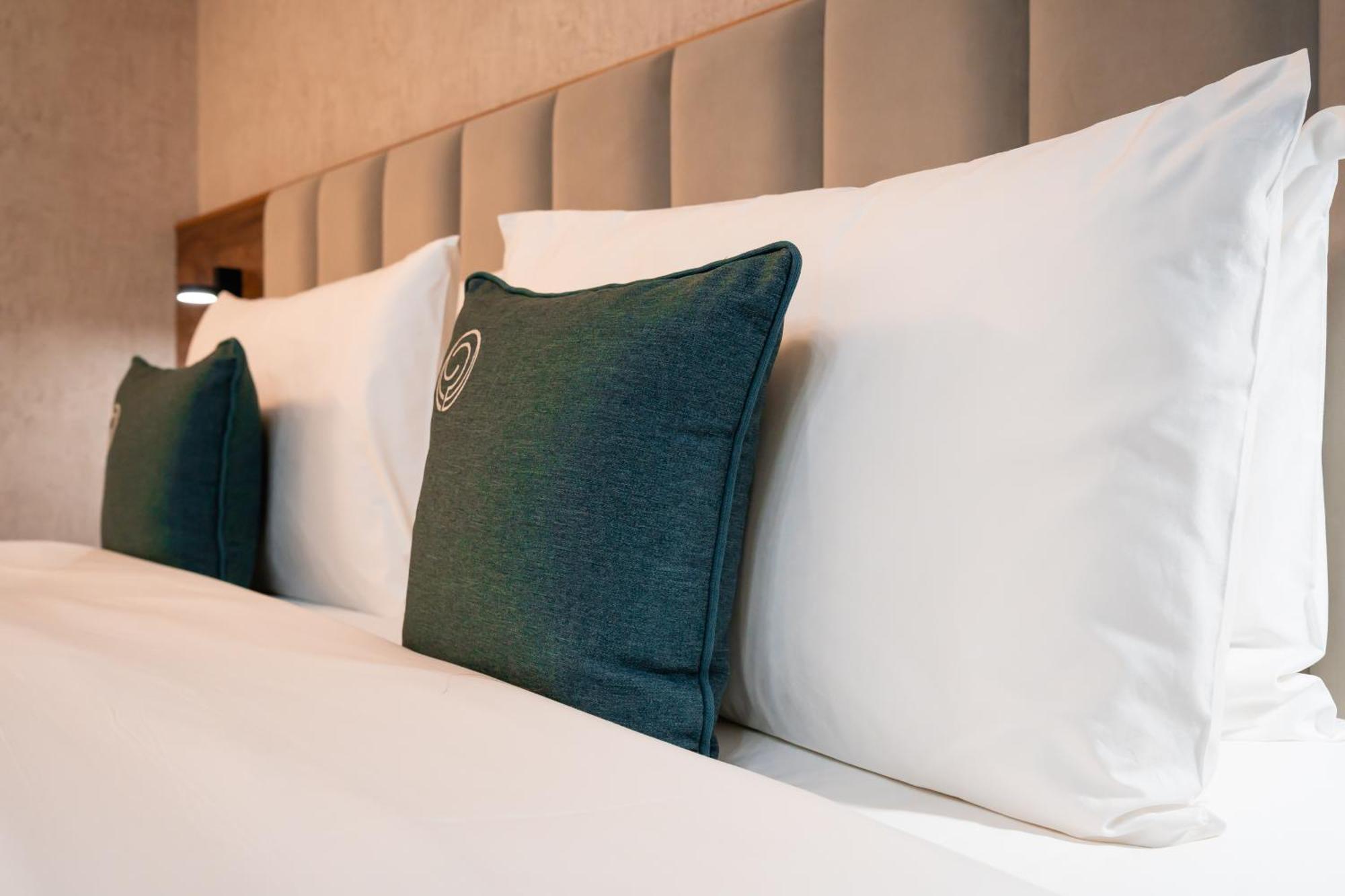 Cosmopolitan Hotel シムケント エクステリア 写真